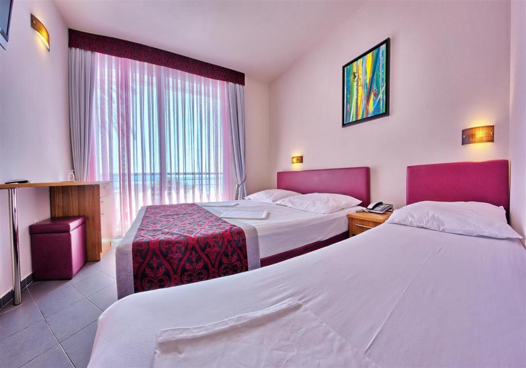 Hotel Sirena Podgora Ngoại thất bức ảnh