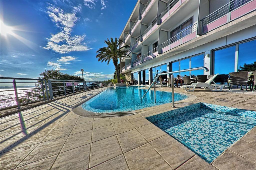 Hotel Sirena Podgora Ngoại thất bức ảnh