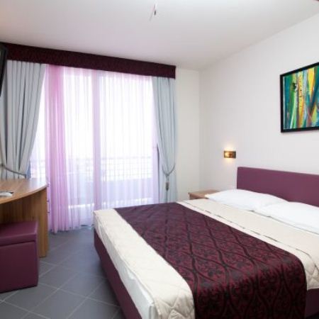 Hotel Sirena Podgora Ngoại thất bức ảnh