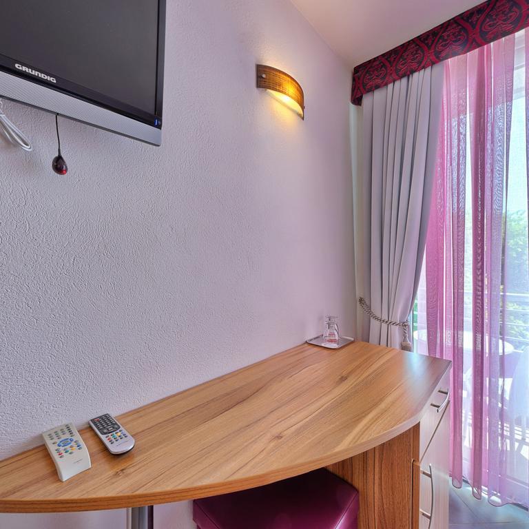 Hotel Sirena Podgora Ngoại thất bức ảnh