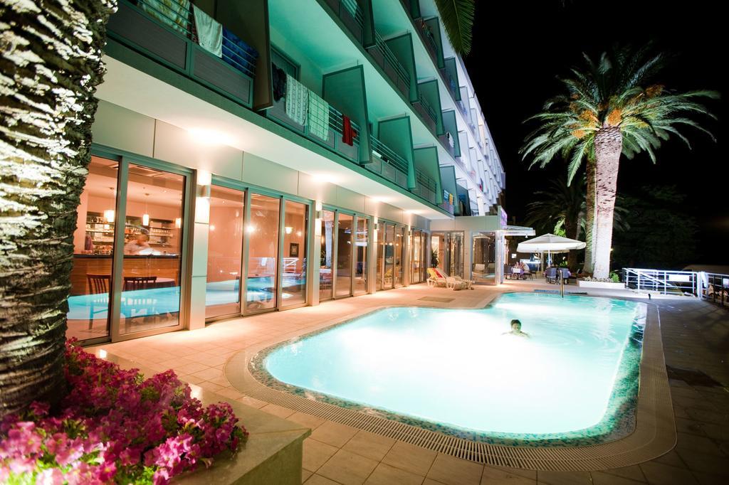 Hotel Sirena Podgora Ngoại thất bức ảnh